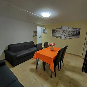 Piazza Verga Appartamento Aeroporto di Catania Fontana Rossa